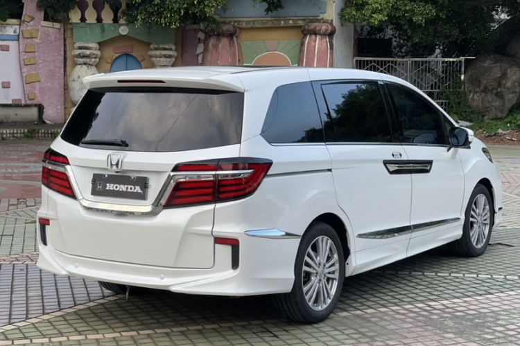 Used Honda Elysion 2016 2.4L Supreme Edition
