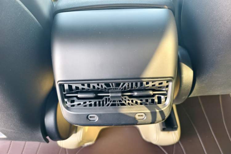 Used Tesla Model Y 2023 Rear-Wheel-Drive Version
