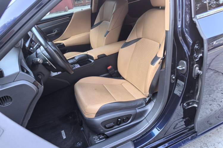 Used Lexus ES 2021 200 Excellence Edition