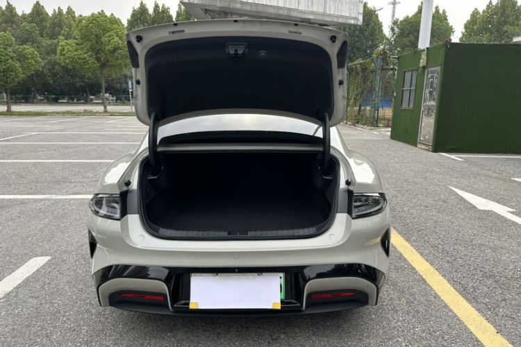 Used  SU7 2024 Rear-Drive Long-Range Intelligent Driving Version
