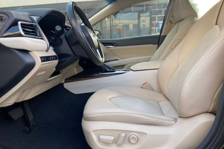 Used Toyota Camry 2019 2.0G Luxury Edition China VI Standard
