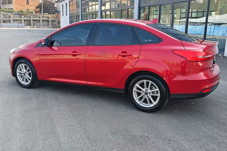 Used Ford Focus 2018 Sedan Classic 1.6L Automatic Trendy SmartDrive Edition
