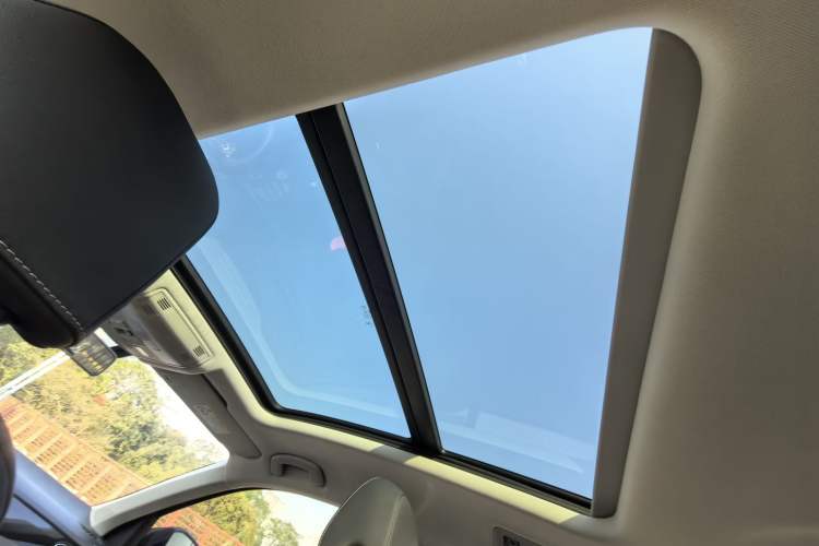 Used Volkswagen T-ROC 2021 280TSI DSG Two-Wheel Drive Comfort Connect Edition