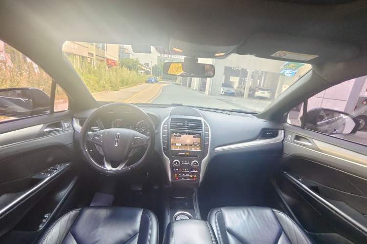 Used Lincoln MKC 2017 2.0T Two-Wheel Drive Deluxe Edition
