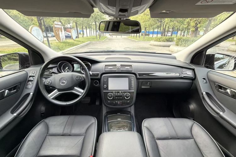 Used Mercedes-Benz R-Class 2017 R 320 4MATIC Business Edition Prestige Model