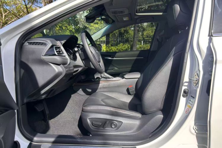 Used Toyota Camry 2018 2.0G Luxury Edition
