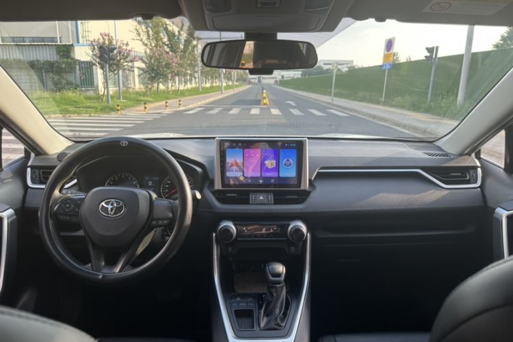 Used Toyota Wildlander 2022 Updated Version 2.0L CVT Two-Wheel Drive Leading Edition
