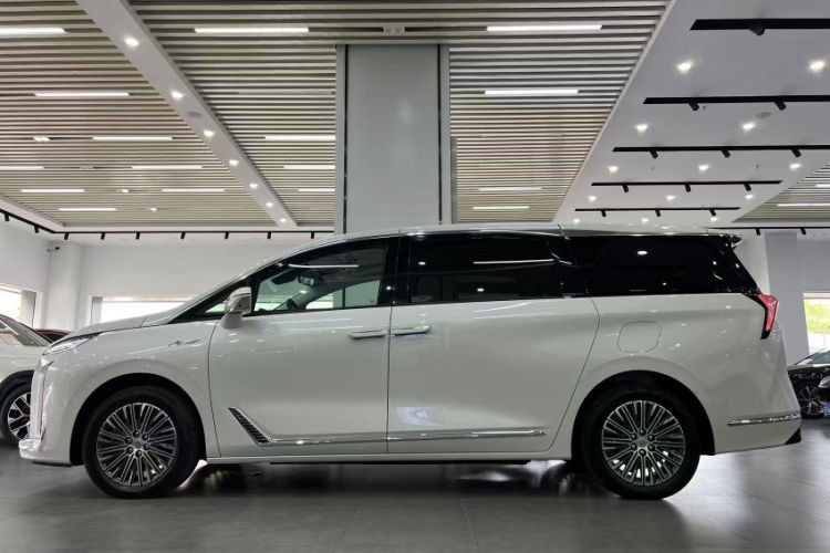 Used Buick GL8 New Energy 2024 Lu Zun Luxury Edition 6-Seater
