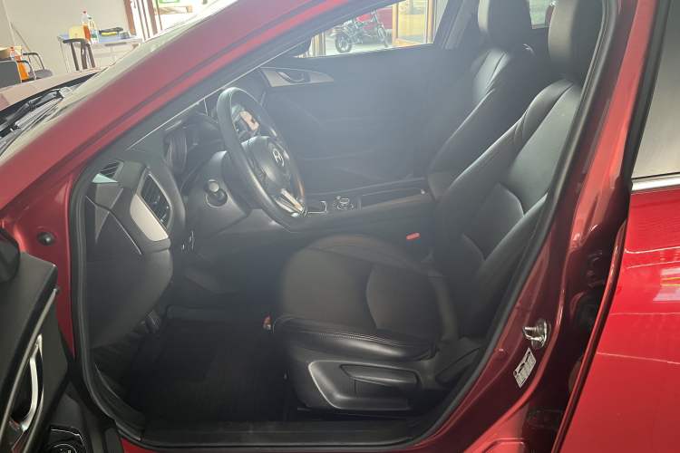 Used Mazda Mazda 3 Axela 2017 Sedan 1.5L Automatic Luxury Model Emission Standard China V
