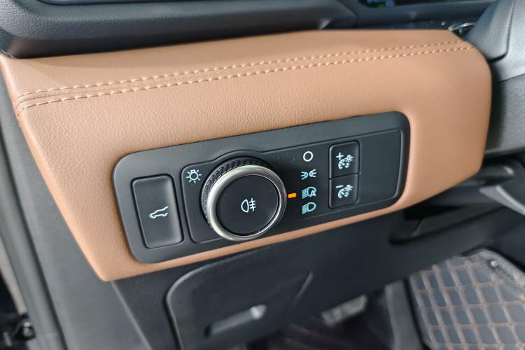 Used Ford Explorer 2023 EcoBoost 285 Four-Wheel Drive Titanium Edition 7-Seater
