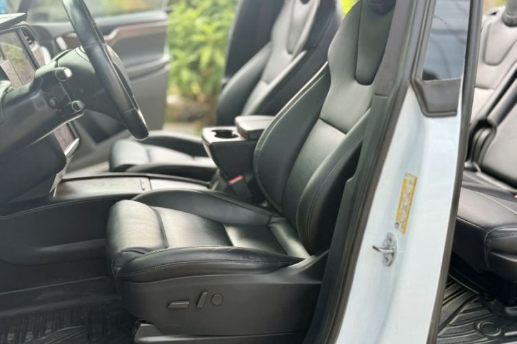 Used Tesla Model X 2019 Long-Range Version
