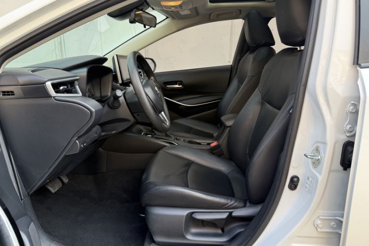 Used Toyota Corolla 2021 Dual-Motor 1.8L E-CVT Elite Edition
