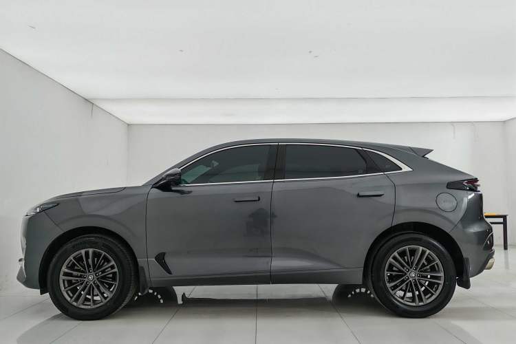 Used Changan UNI-K 2024 2.0T Two-Wheel Drive YueShang Trim
