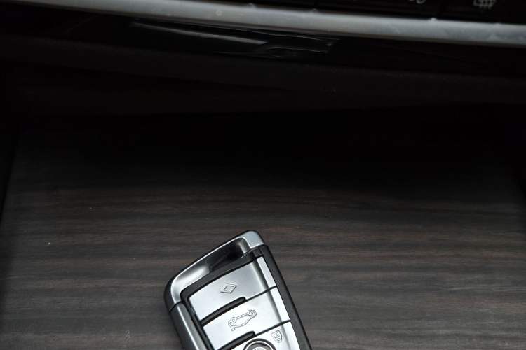 Used BMW 5 Series New Energy 2020 Mileage Upgrade Version 530Le Luxury Package
