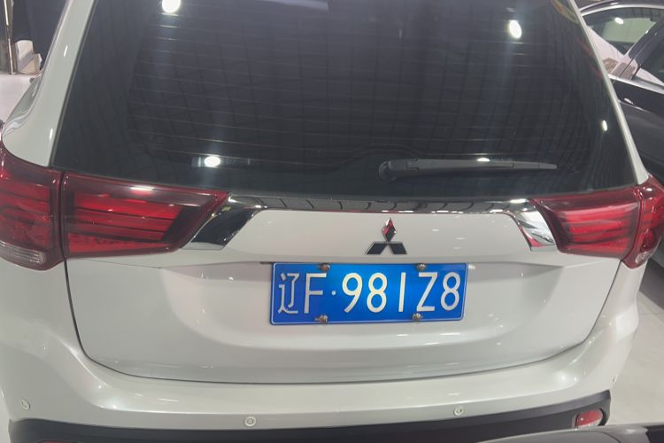 Used Mitsubishi Outlander 2016 2.0L Two-Wheel Drive Fashion Edition 5 Seats