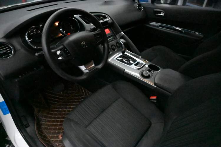 Used Peugeot 3008 2016 1.6THP Automatic Classic Edition
