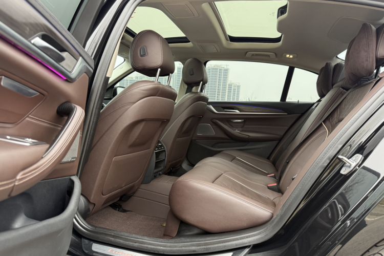 Used BMW 5 Series 2018 Facelifted 530Li xDrive Luxury Package
