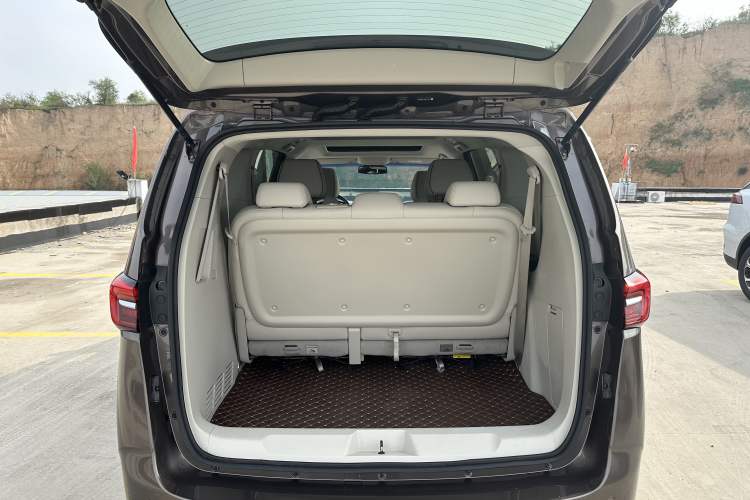 Used Buick GL8 2022 Land Business Class 652T Luxury Model
