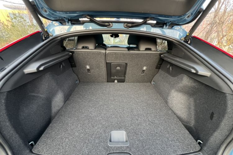 Used Volvo C40 2022 Long-Range PRO Version
