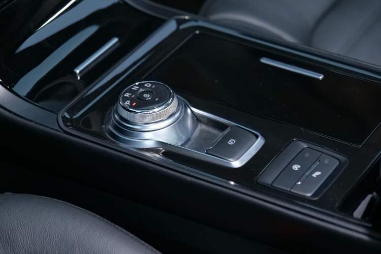 Used Ford Edge 2020 EcoBoost 245 Two-Wheel Drive Titanium 7-Seater
