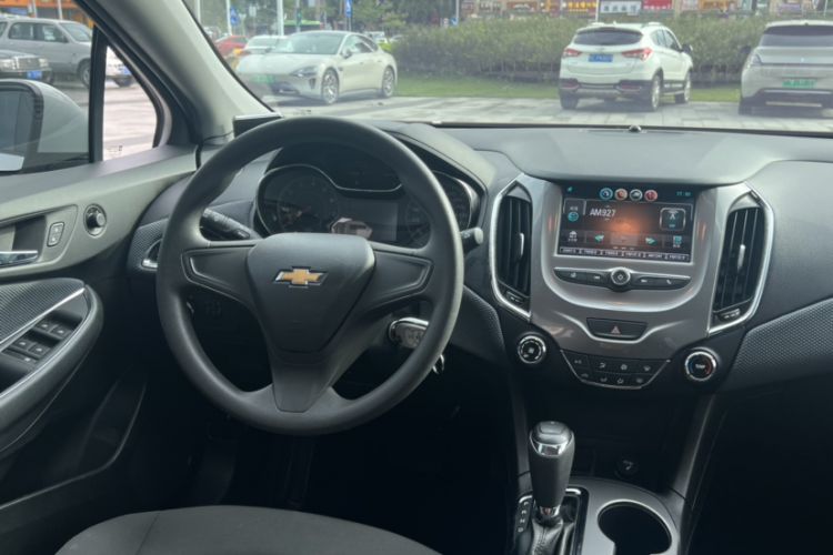 Used Chevrolet Cruze 2018 Hatchback 320 Automatic Pioneer Sunroof Edition
