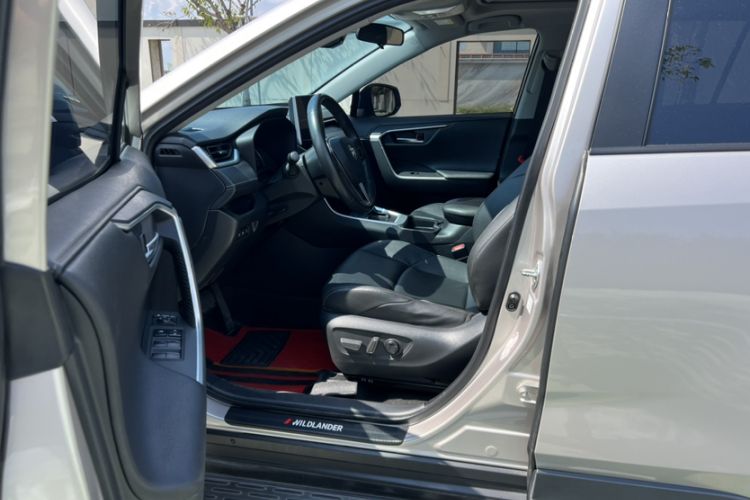 Used Toyota Wildlander 2022 2.0L CVT Two-Wheel Drive Luxury PLUS Edition
