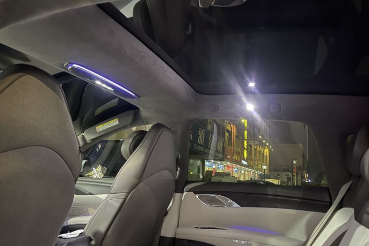 Used  LS7 2023 100kWh Pro All-Wheel-Drive Version
