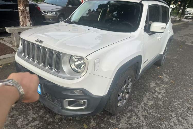 Used  Renegade 2017 180T Automatic Kinetic Edition+