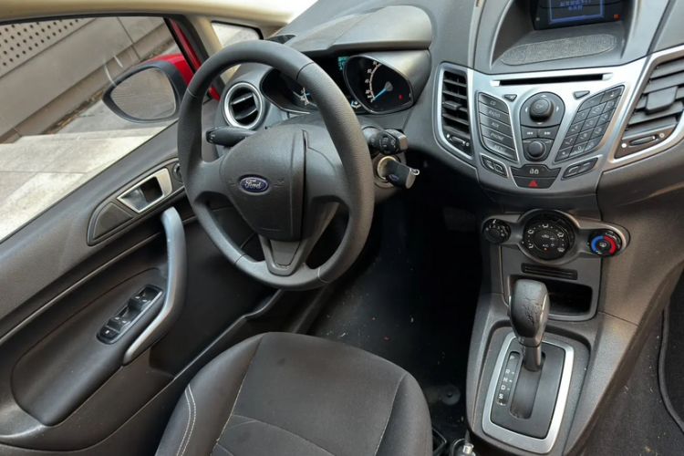 Used Ford Fiesta 2013 Hatchback 1.5L Automatic Fashion Edition
