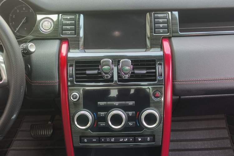 Used Land Rover Discovery Sport 2019 240 PS SE Dynamic Version China VI Standard
