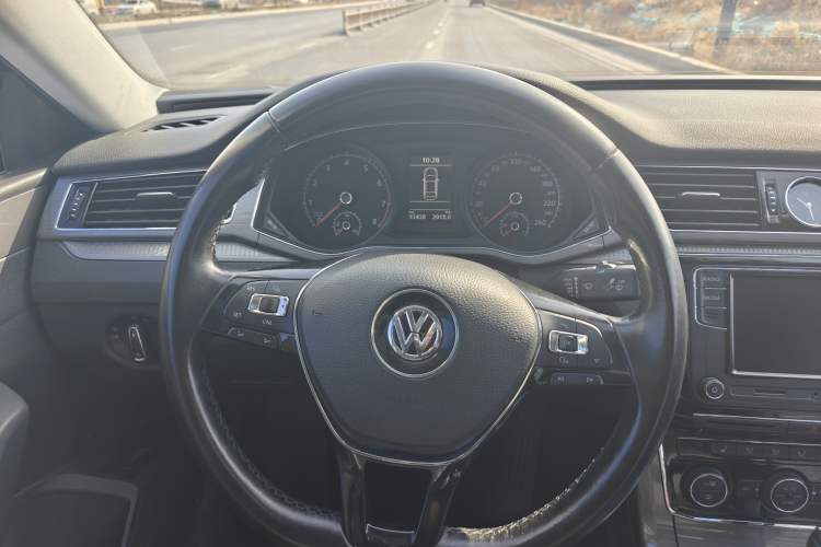 Used Volkswagen Passat 2017 330TSI DSG Luxury Edition
