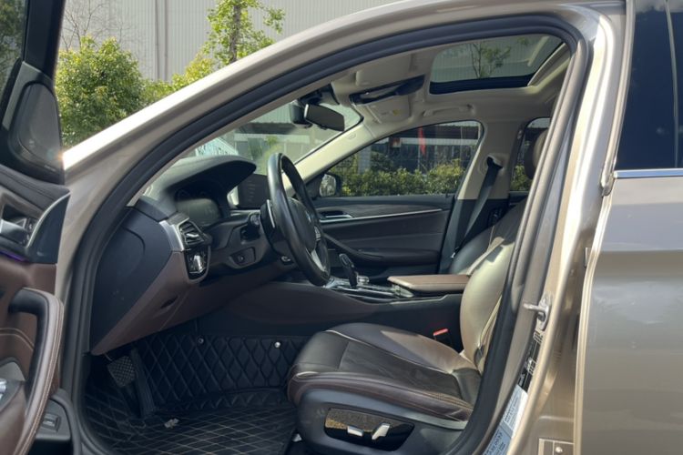 Used BMW 5 Series 2018 Facelifted 530Li Luxury Edition Premium Package
