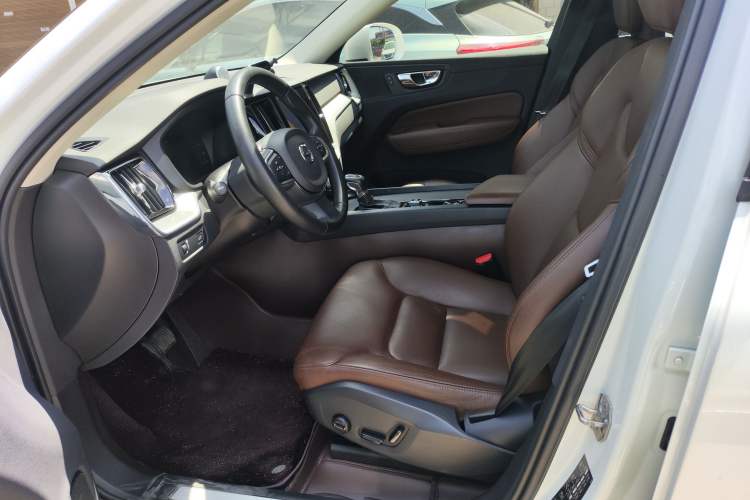 Used Volvo XC60 2020 T5 4x4 Zhiyi Luxury Edition
