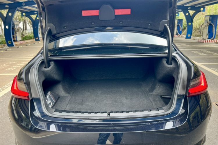 Used BMW i3 2022 eDrive 35 L
