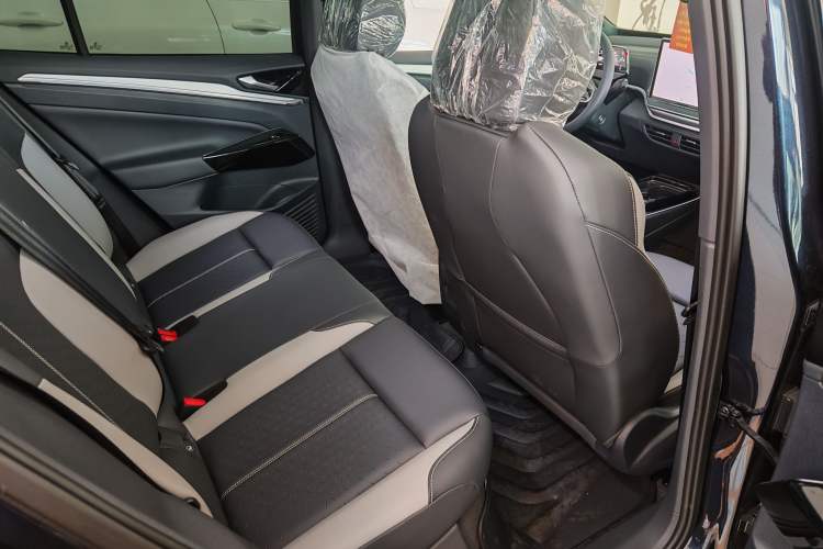 Used Volkswagen ID.4 CROZZ 2026 Model Pure Enjoyment Edition PURE