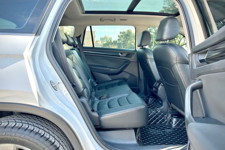 Used Skoda Kodiaq 2019 Facelifted TSI330 7-Seater Two-Wheel-Drive Luxury Enjoyment Edition China VI Standard
