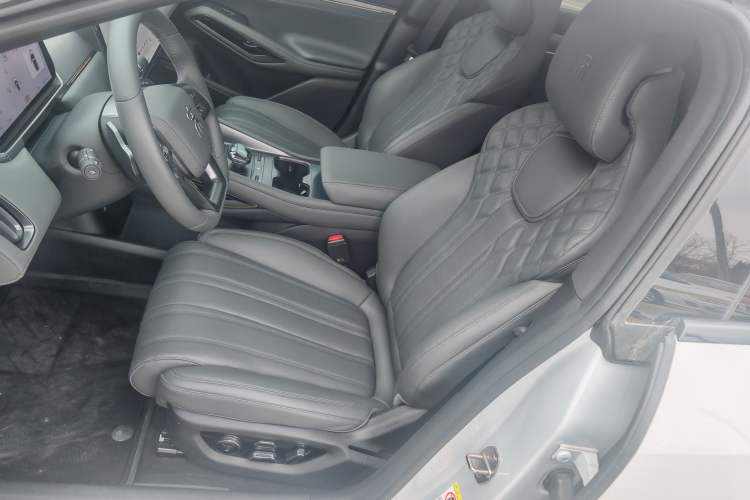 Used BYD Song L EV 2025 Intelligent Driving Version 662 km LiDAR Excellence Edition
