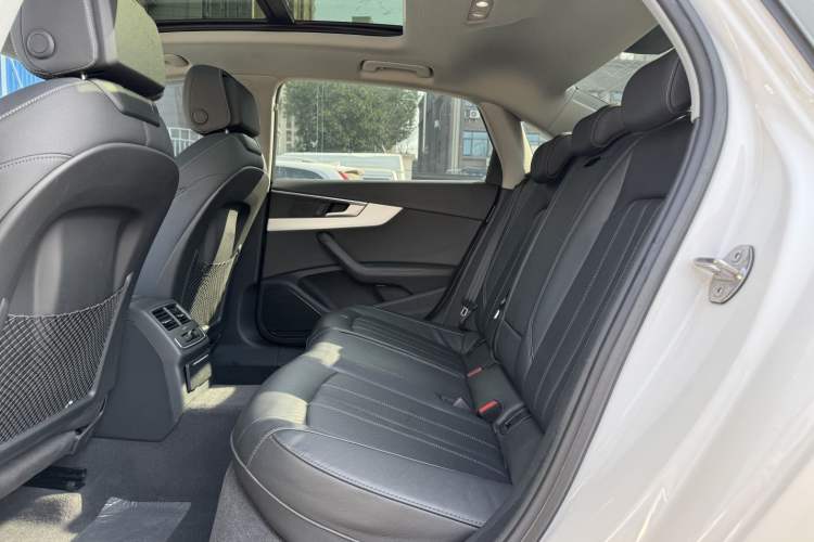 Used Audi A4L 2022 40 TFSI Luxury Dynamic Model