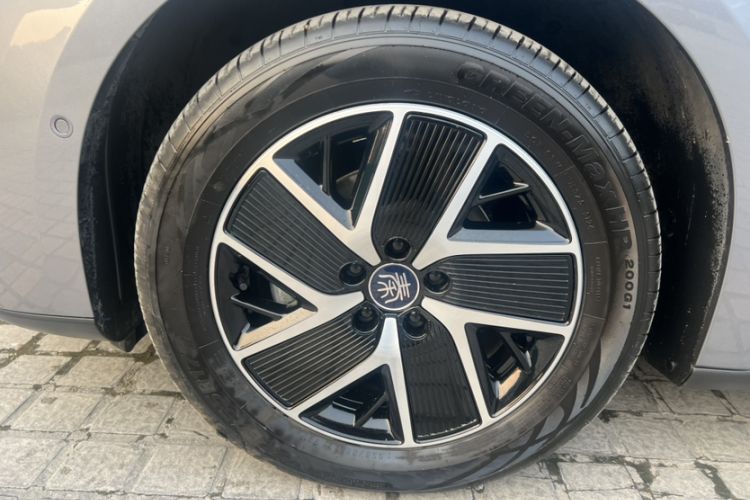 Used BYD Qin L 2025 DM-i Smart Drive 120KM Leading Model