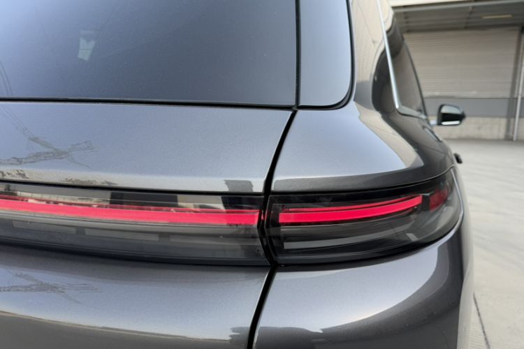 Used Li Auto L8 2023 Pro Model
