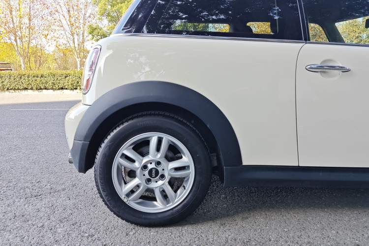 Used  MINI 2011 1.6L ONE
