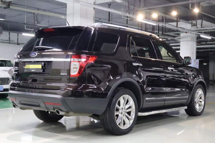 Used Ford Explorer 2013 3.5L Deluxe Model
