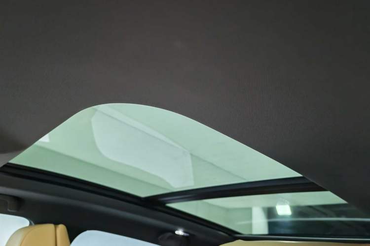 Used Changan UNI-K 2024 2.0T Two-Wheel Drive YueShang Trim
