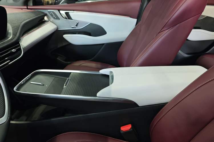 Used Buick LaCrosse 2025 28T Platinum Edition
