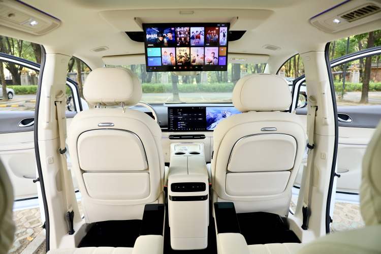 Used VOYAH Dream 2025 PHEV Four-Wheel Drive Prestige Kunpeng Edition
