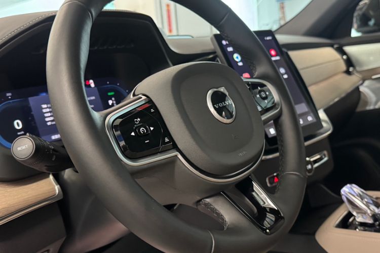 Used Volvo XC90 New Energy 2025 Facelifted T8 Luxury Flagship 7-Seater
