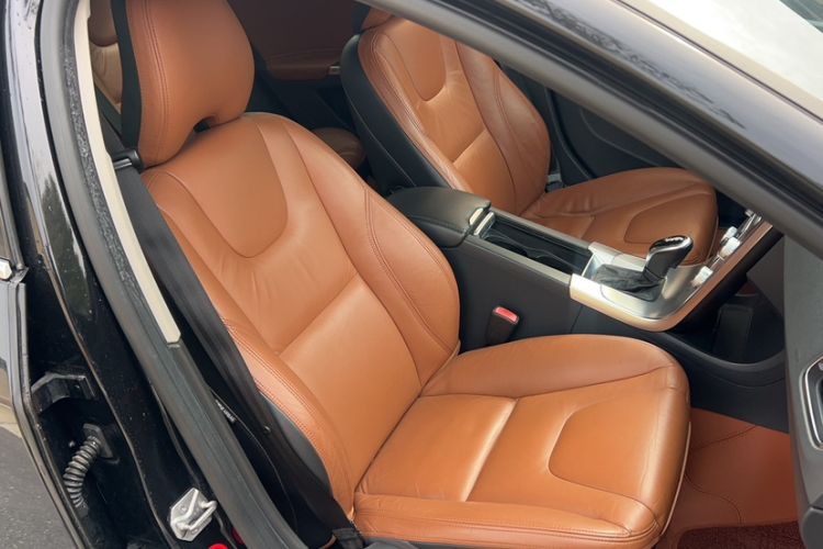 Used Volvo S60 2015 S60L 2.0T Zhiyuan Edition