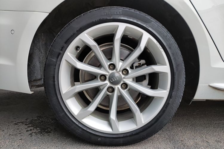 Used Audi A4L 2019 40 TFSI Fashion Edition China VI Emission Standard
