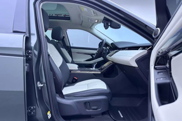 Used Land Rover Range Rover Evoque 2021 Range Rover Velar L 249PS R-Dynamic First Edition
