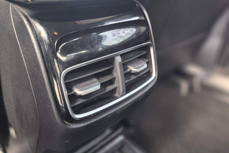 Used Roewe i6 MAX 2020 300TGI Automatic Sporty Cool Edition
